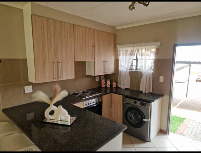2 BEDROOM APARTMENT FOR SALE IN NOORDWYK